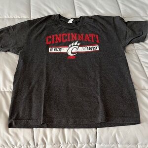 Cincinnati Bearcats Men's Graphic Tee - Charcoal